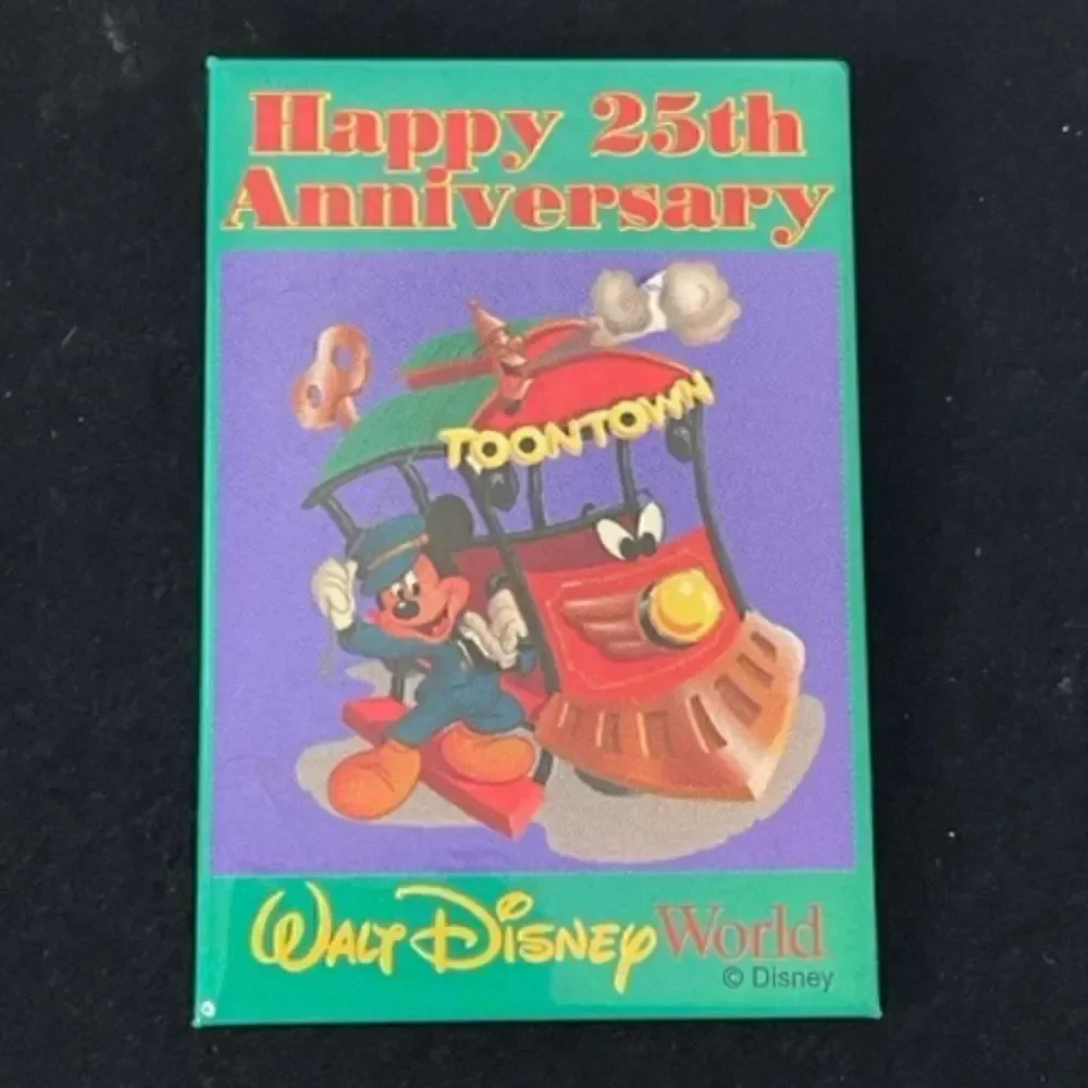Item: Vintage Walt Disney World Happy 25th Anniversary Toon Town Cast Exclusive
